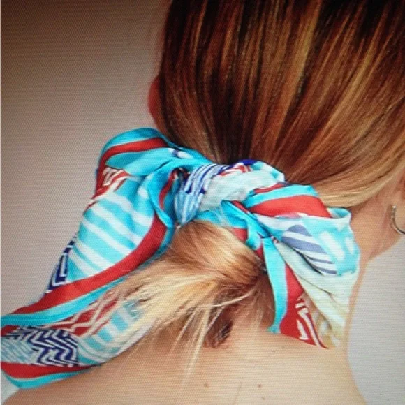 VTG Square Scarf by Jacques Piaget 27"x27" Houndstooth Design - Picture 14 of 16